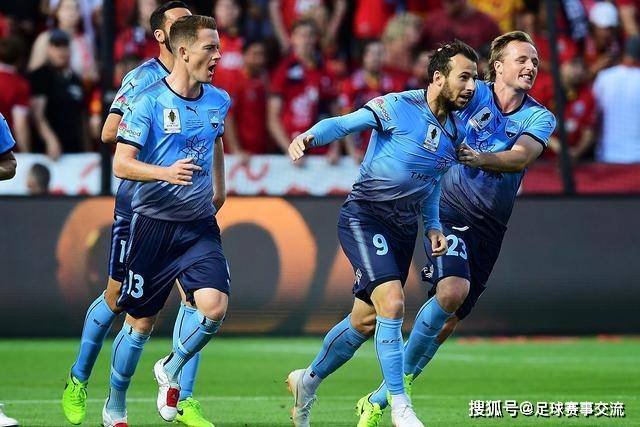 媒体人：中国足球金元时代最后的遗产消耗完毕